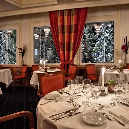 普拉特斯利酒店