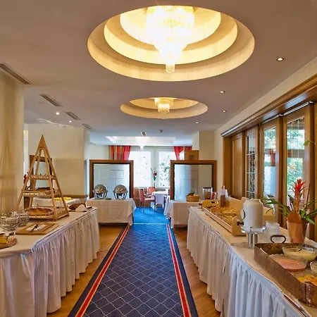 普拉特斯利酒店 阿罗萨