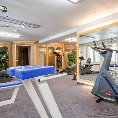 普拉特斯利酒店