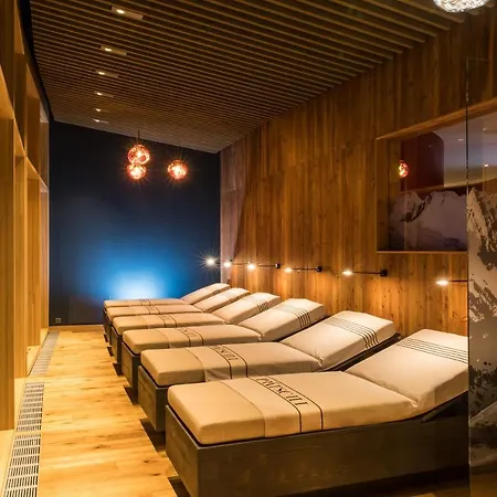 普拉特斯利酒店 4* 阿罗萨